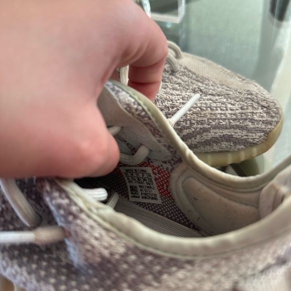 Yeezy Boost 250 V2 “Blue Tint” 2017 - Picture 3 of 4